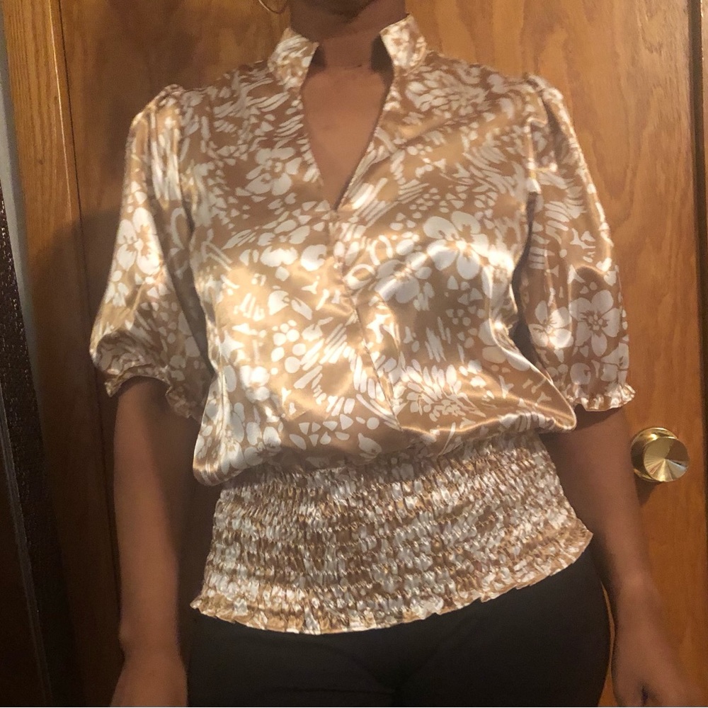 Bill Blass, Gold and white shortsleeved shirt.